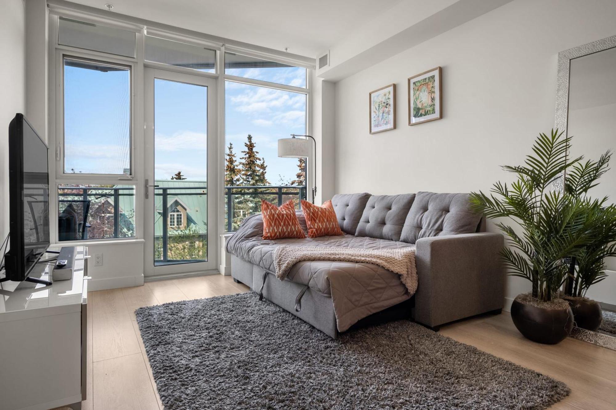 Guest Favorite Riverside Retreat- Walking Trails, Downtown Near Stampede! Free Banff Pass, Wine, Gym, Parking! YYC Dış mekan fotoğraf